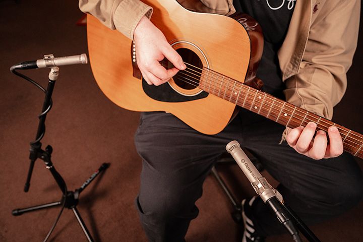 Acoustic guitar recording with Oktava microphone
